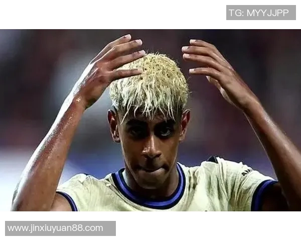 足球明星的光环下是否隐藏着不为人知的黑料真相